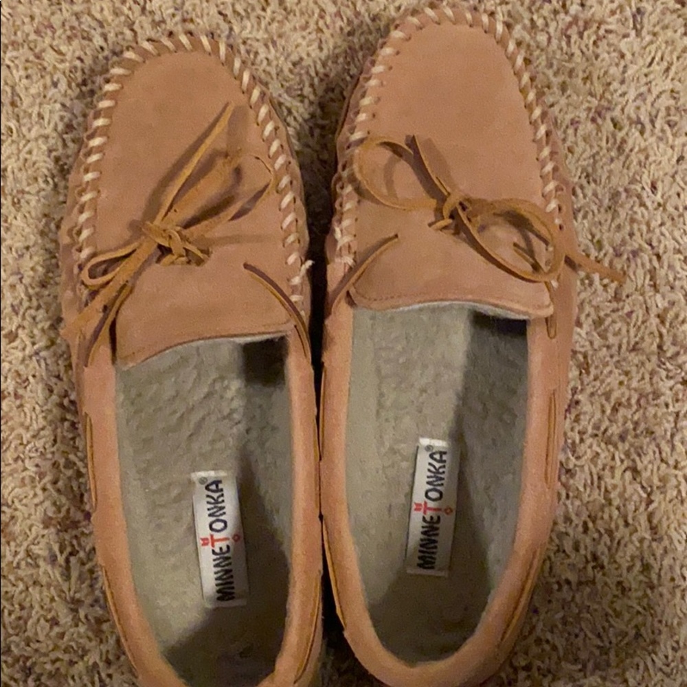Comfy slippers size 10 tan never worn with box